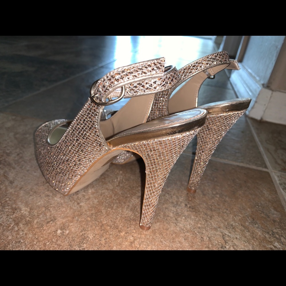 heels - Picture 3 of 3